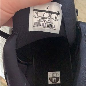 Jordan Retros 3 (hardly worn)